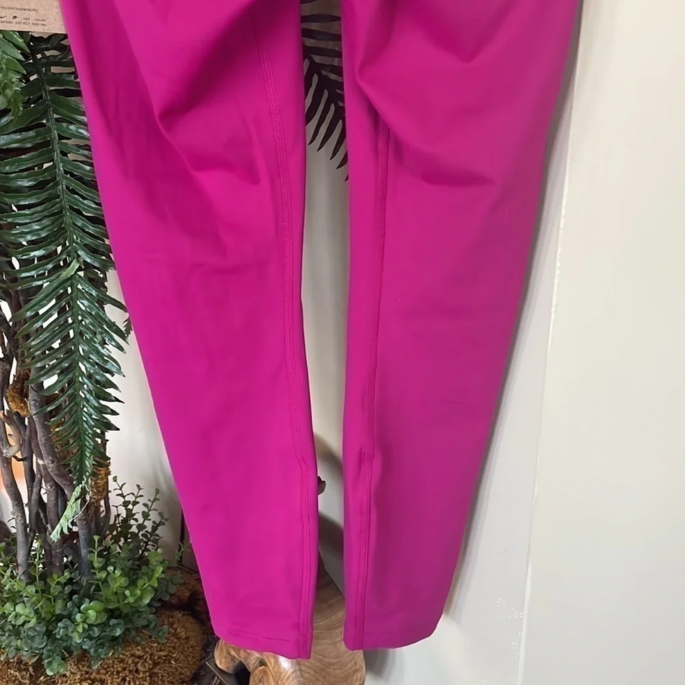 Brand New Nike Yoga Women's High-Waisted 7/8 Leggings Tight Fit Training Berry